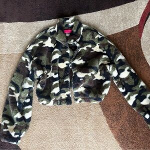 SHEIN Camouflage Crop Fleece Jacket
